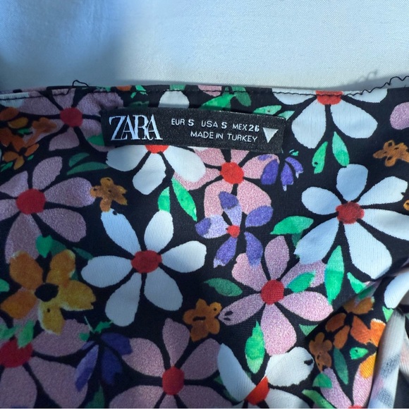 Zara floral mini dress - Picture 3 of 3